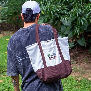 Totebag “Grow Through”