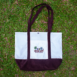 Totebag “Grow Through”